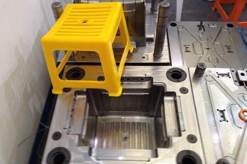 注塑模具加工中模具原理及組成要點(diǎn)有那些呢？