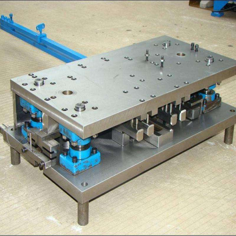 沖壓模具分類與行業(yè)術(shù)語，基礎(chǔ)要了解！