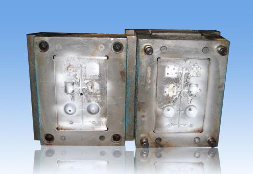 深圳塑膠模具廠，塑料模具零配件的熱處理工藝介紹